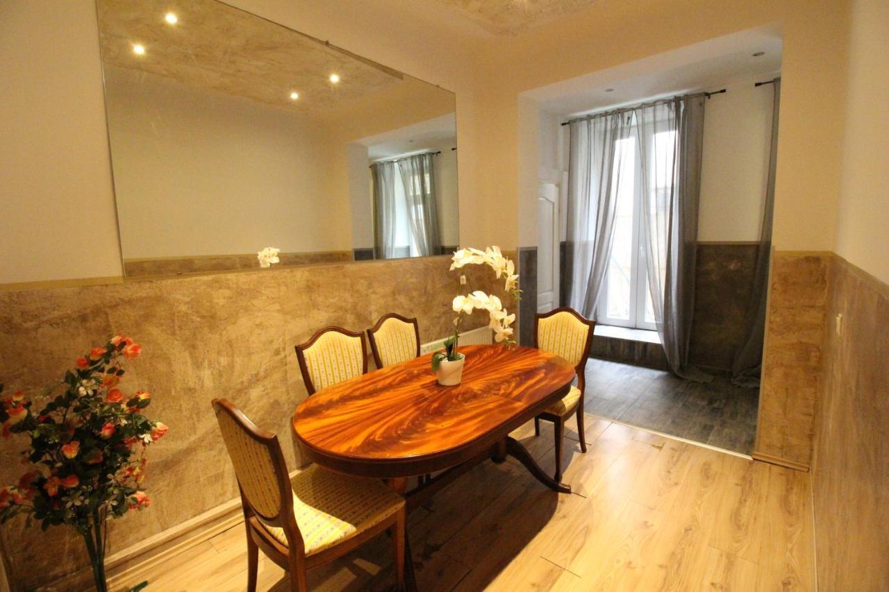 Private Triple Bedroom Rf1 Wien Exteriör bild