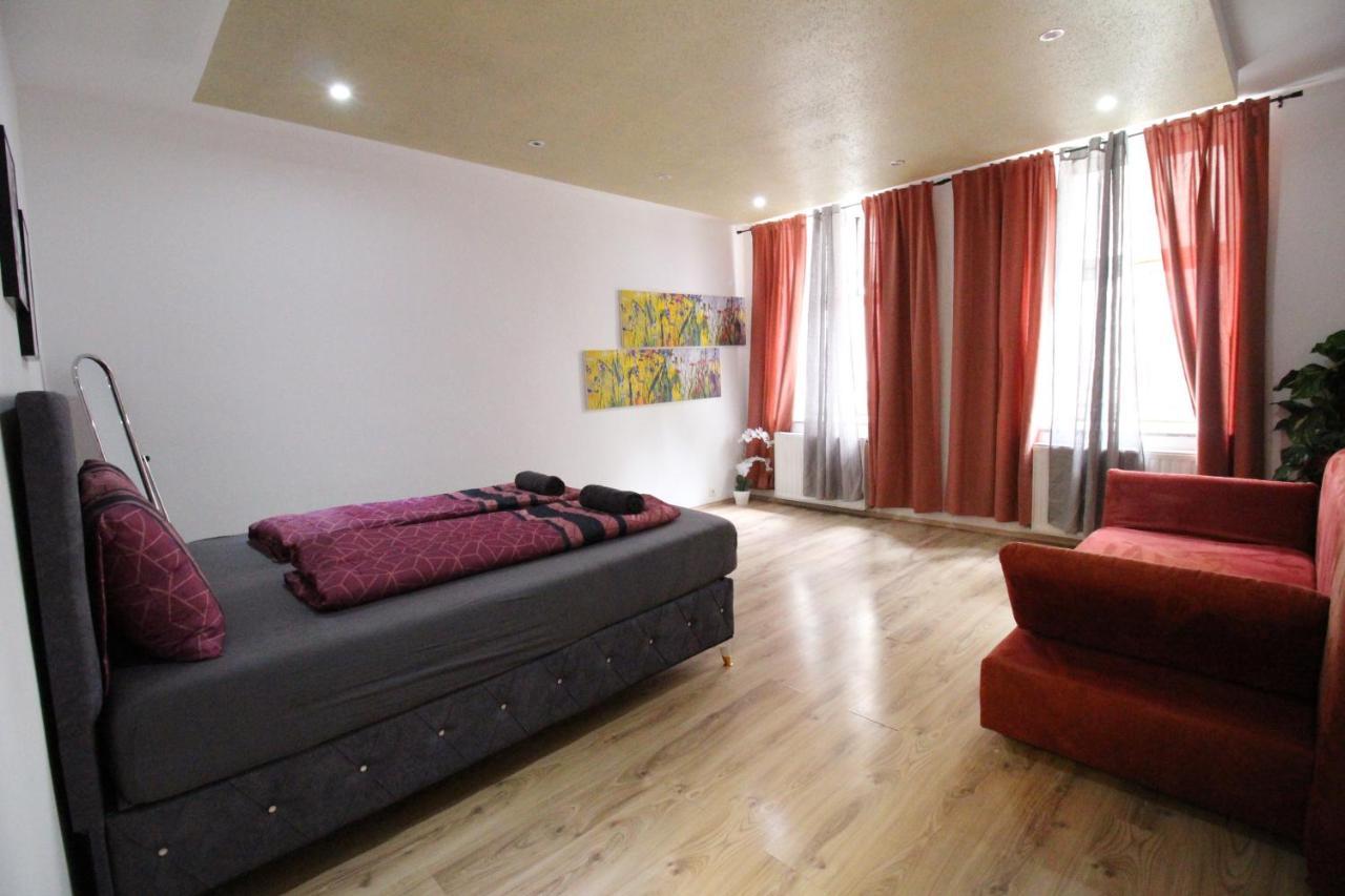 Private Triple Bedroom Rf1 Wien Exteriör bild